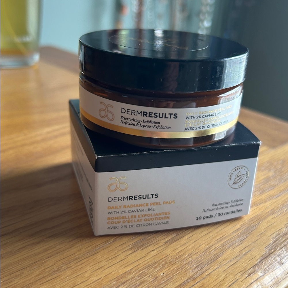 Arbonne DermResults Daily Radiance Peel Pads - Picture 2 of 2